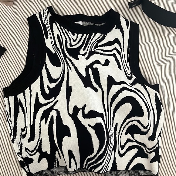 Trippy pattered crop top - Picture 2 of 2